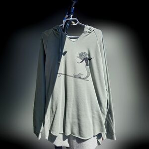 Ladies mint green pullover ptp 23" size XL length approx 30" from Westcoast tees